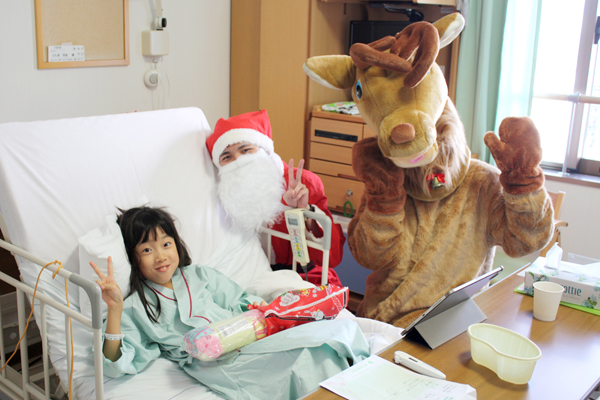 サンタさん、トナカイさんとはいチーズ