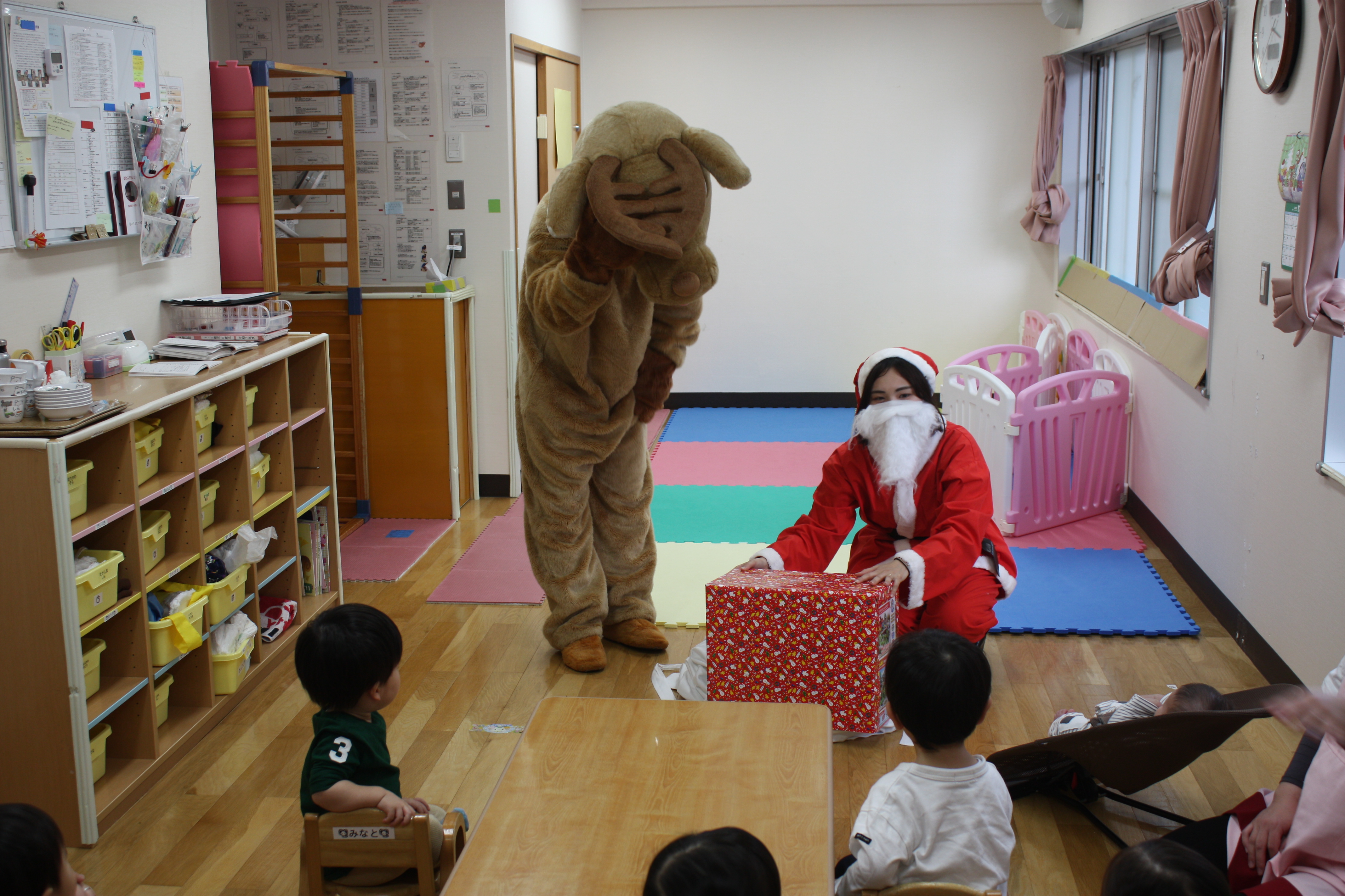 院内保育所へプレゼント